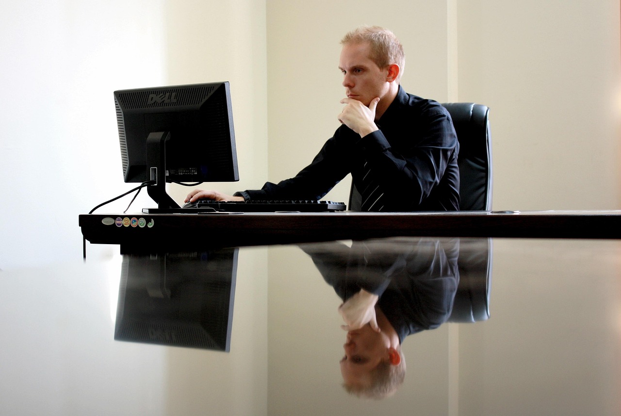 Common mistakes men make on dating sites
